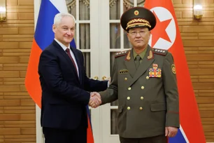 Imagem referente à matéria: Ministro da Defesa da Rússia visita capital norte-coreana