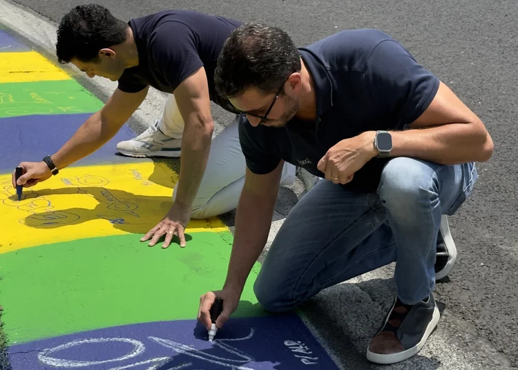 Autódromo de Interlagos: zebras ganharam a cor azul (Porto Seguro/Divulgação)