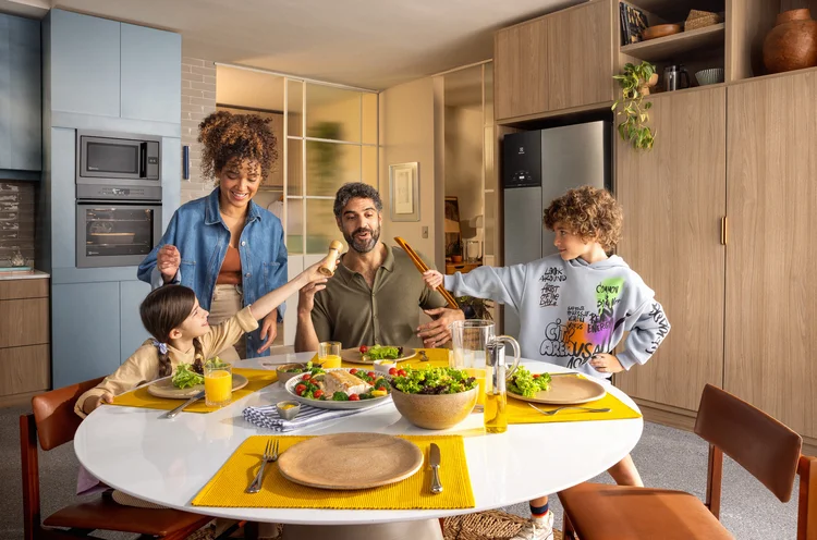 Conexão com os consumidores: Electrolux investe em soluções com o objetivo de proporcionar boas experiências no dia a dia dos clientes. (Electrolux/Divulgação)