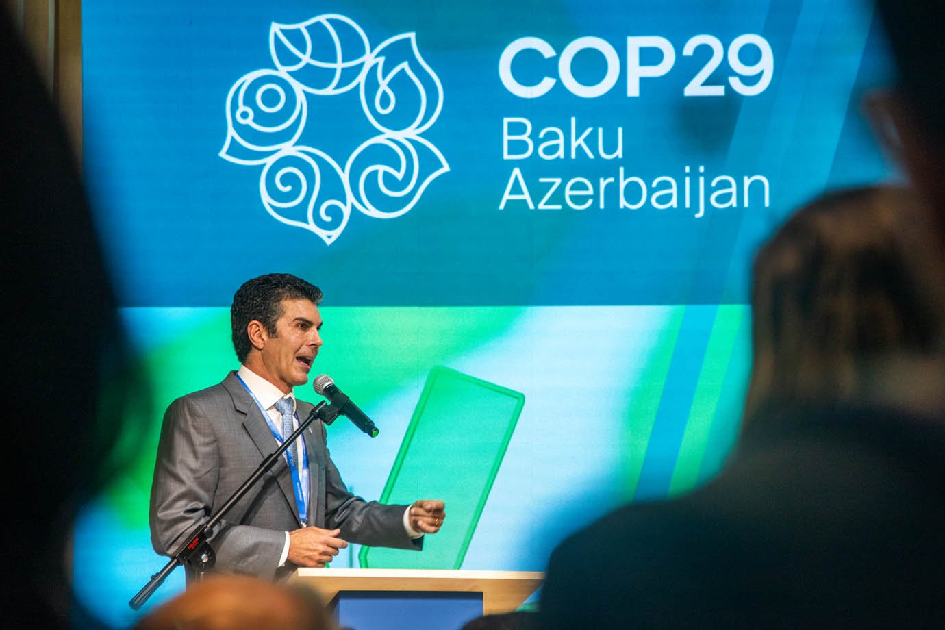 COP29 - Azerbaijao - Baku - 2024 - pavilão da CNI - Helder Barbalho

Foto: Leandro Fonseca
data: 11/11/2024