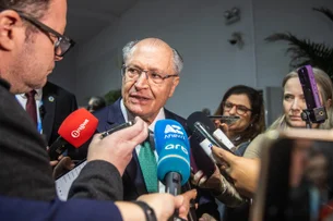 "Lula ficou preso um ano e meio e não quis derrubar a democracia e o Judiciário", diz Alckmin