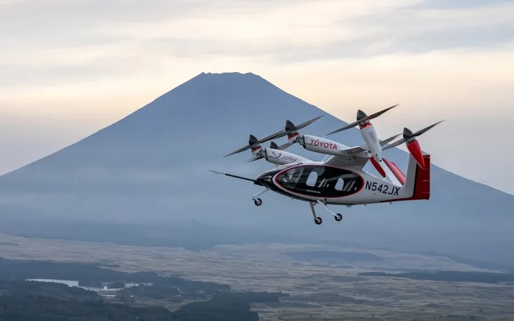 Toyota e Joby Aviation realizam primeiro teste de carro voador no Japão, avançando na revolução da mobilidade aérea. (Joby Aviation/Reprodução)