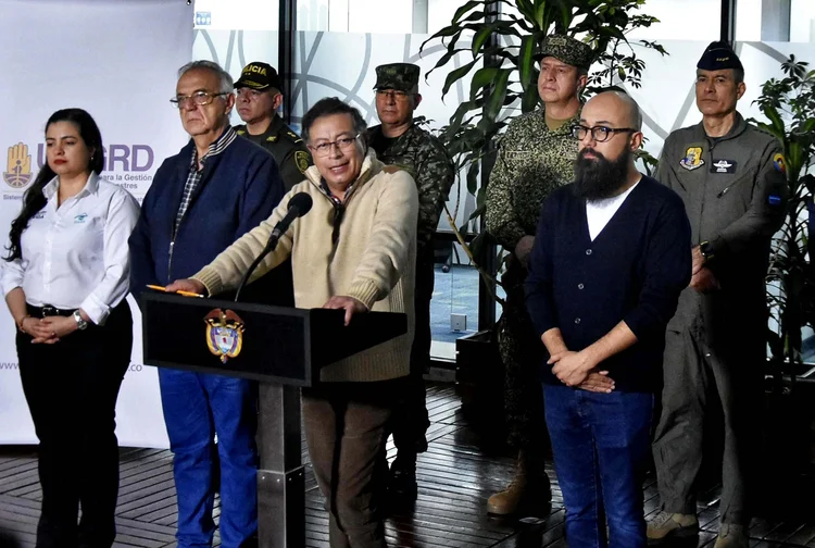 Gustavo Petro, declarou neste domingo a situação de desastre em todo o país devido às fortes chuvas dos últimos dias que provocaram inundações, transbordamentos e deslizamentos de terra que afetam 27 dos 32 departamentos colombianos e quase 46 mil famílias (EFE)