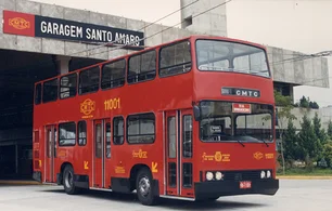 Imagem referente à matéria: Ônibus londrino em São Paulo? Com Jânio Quadros, isso foi realidade nos anos 80