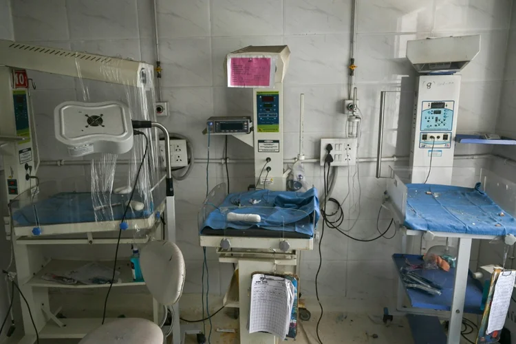 Unidade médica de hospital pediátrico de Nova Délhi, na Índia, foto de 26 de maio de 2024

 (AFP/AFP Photo)