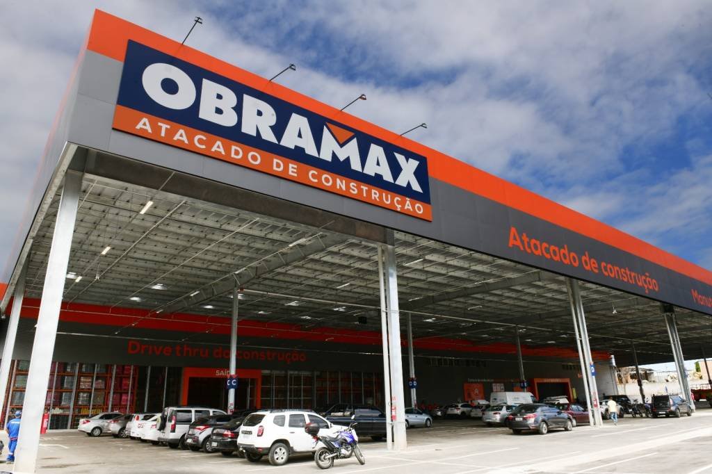 Obramax inaugura três novas lojas com investimento de R$ 400 milhões