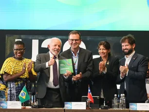 Imagem referente à matéria: Paes entrega a Lula documento com 36 demandas de prefeitos do U20