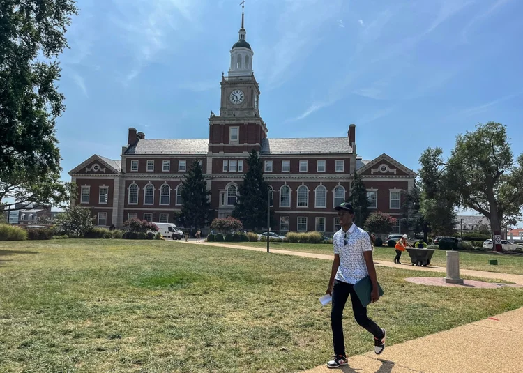 Apelidada de “a Harvard negra”, a Howard University ocupa um lugar central na biografia da vice-presidente dos EUA, Kamala Harris (Ulysse BELLIER/AFP)