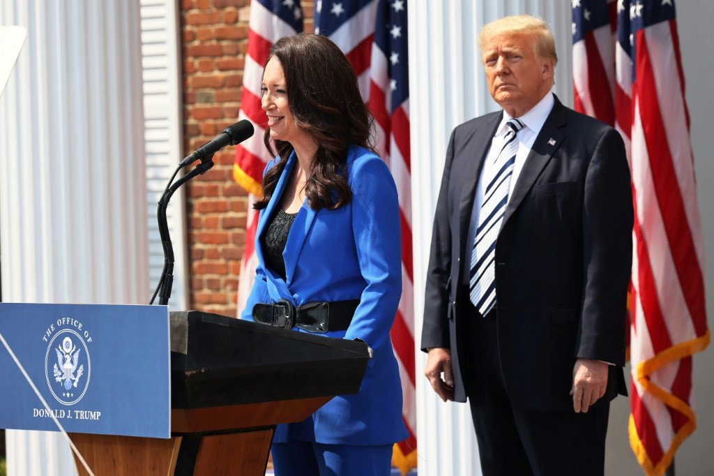Trump completa escolha para altos cargos de seu gabinete com secretária de Agricultura
