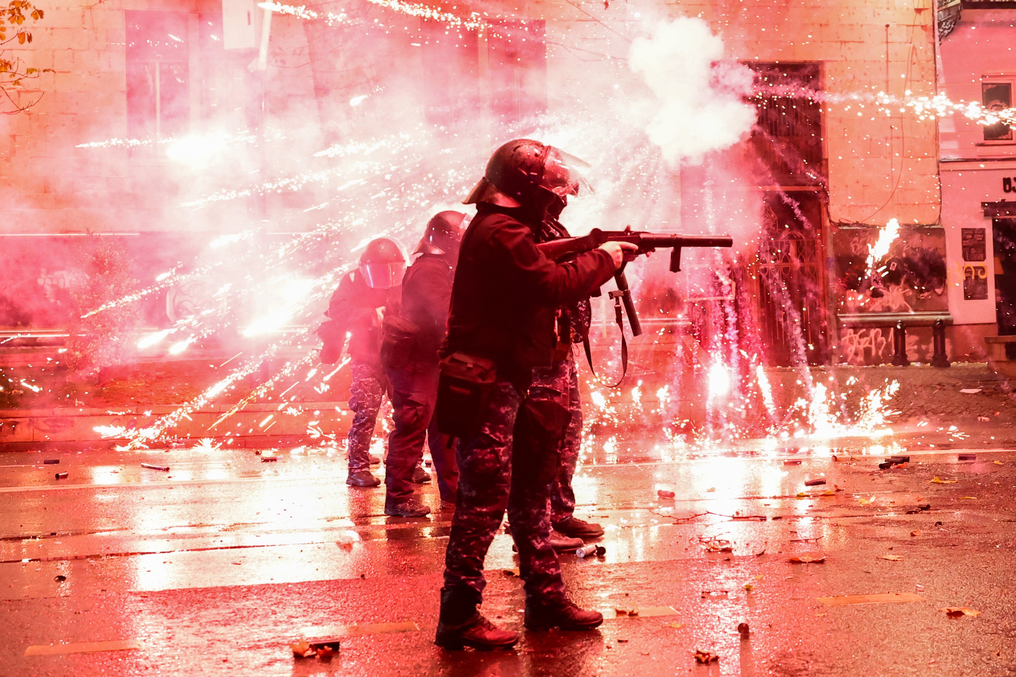 Líder da oposição é preso na Geórgia após quarto dia de protestos