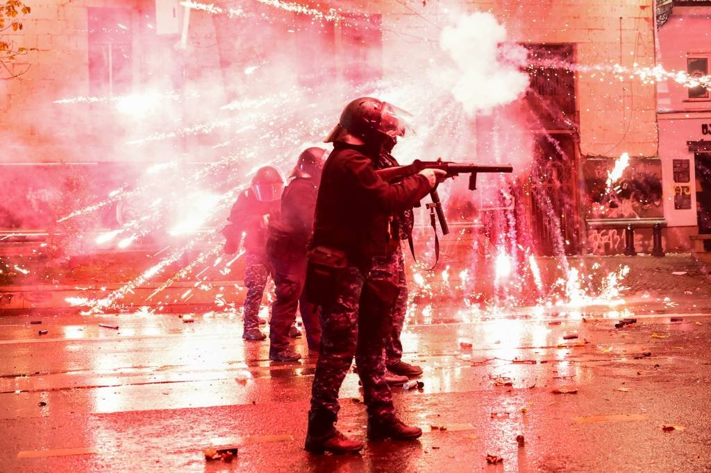 Líder da oposição é preso na Geórgia após quarto dia de protestos