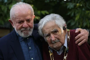 Presidentes Lula e Boric viajam ao Uruguai para último adeus a José Mujica