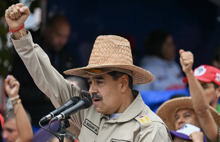 Nicolás Maduro toma posse em meio a forte contestação interna e externa sobre sua reeleição (Juan BARRETO/AFP)