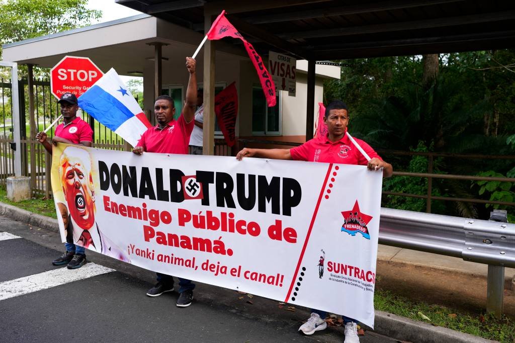 Deixem o canal': panamenhos protestam contra Trump em frente à embaixada dos EUA