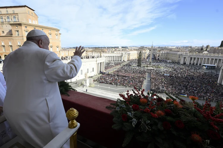 Papa Francisco na mensagem de Natal: apelos por paz e solidariedade (Handout / VATICAN MEDIA/AFP)