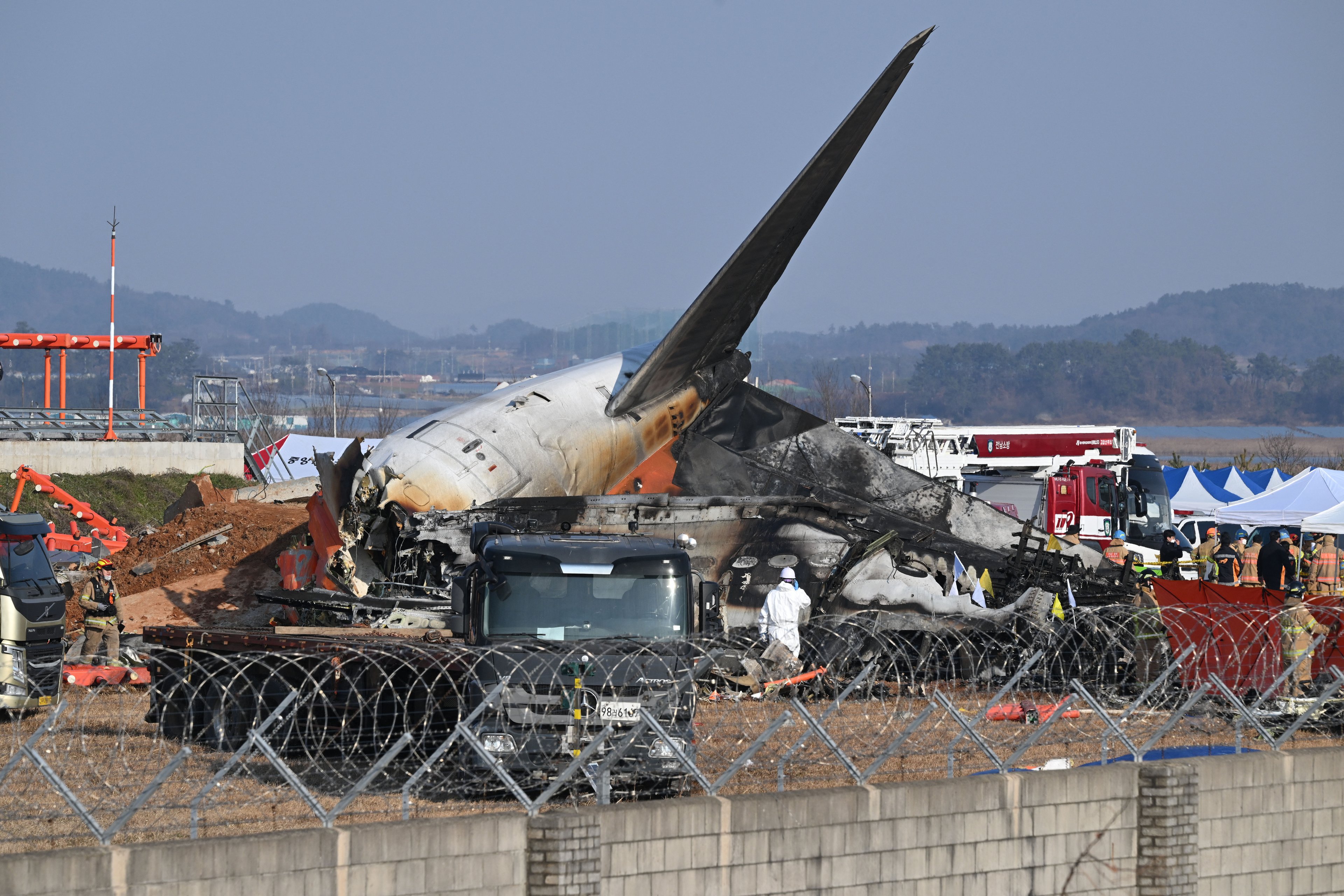 Ações da Boeing fecham com queda de 2% após acidente fatal com avião na Coreia do Sul