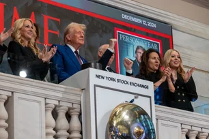 Imagem referente à matéria: Trump é aplaudido na abertura do pregão em Wall Street