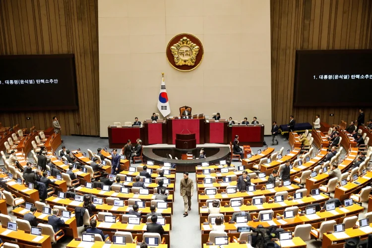 O parlamento tem 300 cadeiras e o impeachment para ser aprovado precisava contar com pelo menos 1/3 dos votos (EFE)