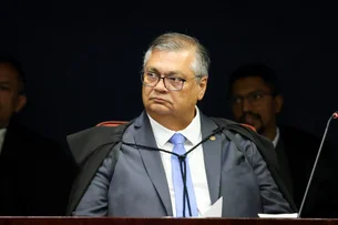 Dino suspende pagamento de emendas parlamentares de saúde sem conta bancária específica