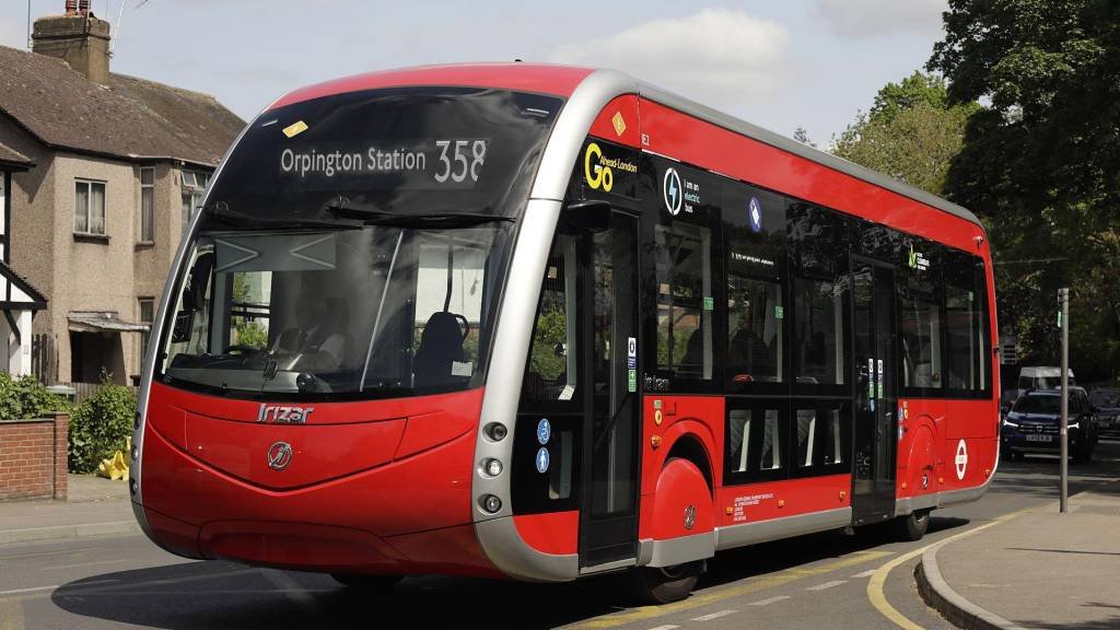 Novo ônibus elétrico em Londres carrega em apenas 6 minutos; veja foto