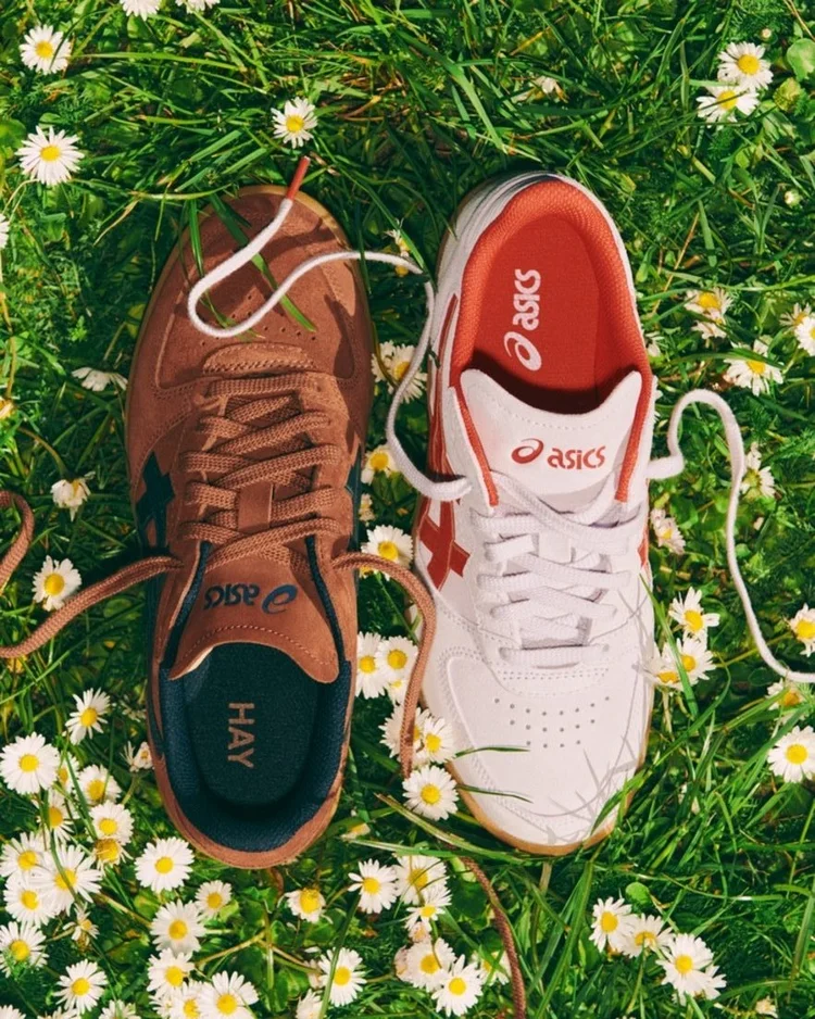 A marca dinamarquesa HAY se junta à Asics para mais uma coleção colaborativa. (ASICS/Divulgação)