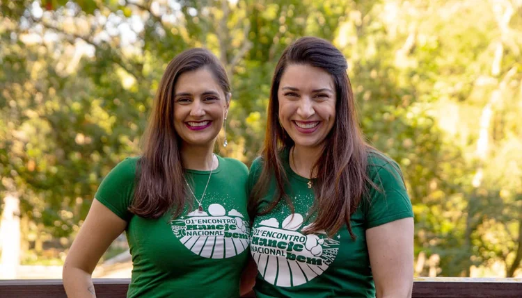 A agrônoma Caroline Luiz Pimenta e a bióloga Juliane Lemos Blainski, fundadoras da ManejeBem: tecnologia e dados transformando a agricultura no Brasil.