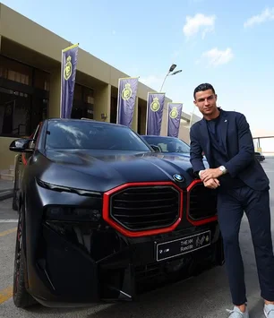 Imagem referente à matéria: Cristiano Ronaldo e companheiros do Al Nassr ganham BMW avaliada em cerca de R$ 1 bilhão