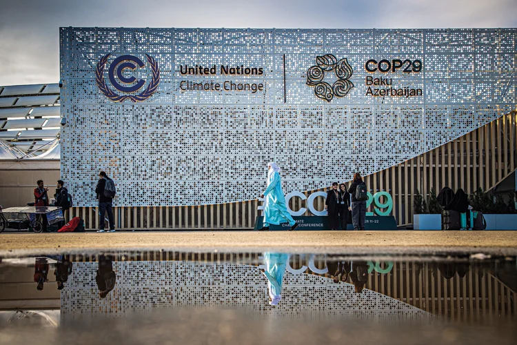 Conferência do clima em Baku, que terminou com acordo modesto e adiou decisões cruciais para Belém (Leandro Fonseca/Exame)