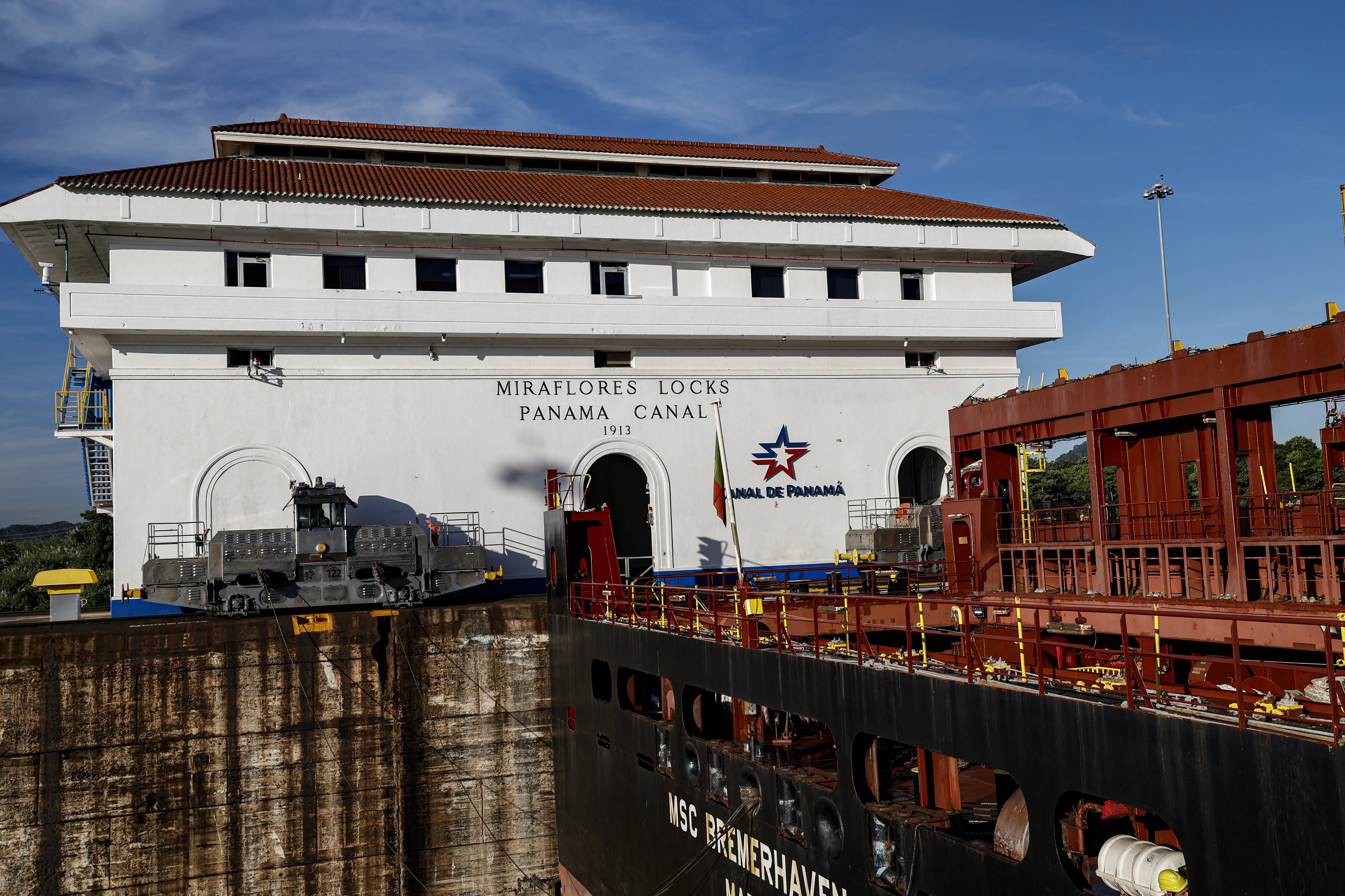 EUA diz que navios do governo não vão pagar para cruzar Canal do Panamá; Autoridade local nega