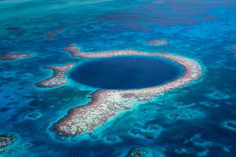 Buraco Azul: profundidade recorde no oceano (Divulgação/Getty Images)