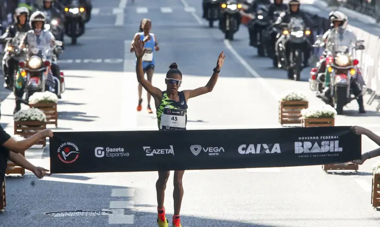 Brasileira Nubia de Oliveira Silva conseguiu alcançar o pódio da tradicional corrida internacional de São Silvestre (Paulo Pinto/ Agência Brasil)