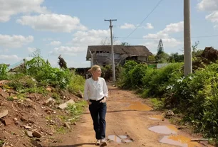 Imagem referente à matéria: Cate Blanchett visita o Brasil e conhece áreas atingidas por chuvas no RS