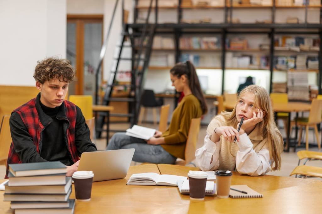 Suécia utiliza sistema de vouchers na educação  (Freepik/Divulgação)