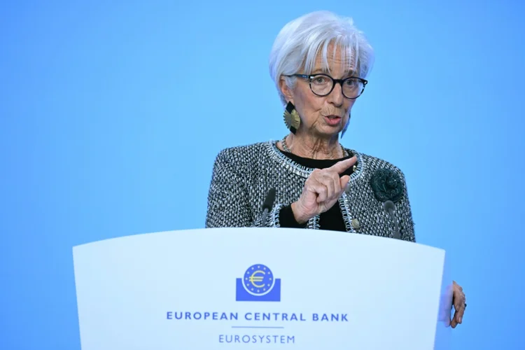Christine Lagarde, presidente do BCE, em uma coletiva de imprensa em Frankfurt, 12 de dezembro de 2024 (AFP)