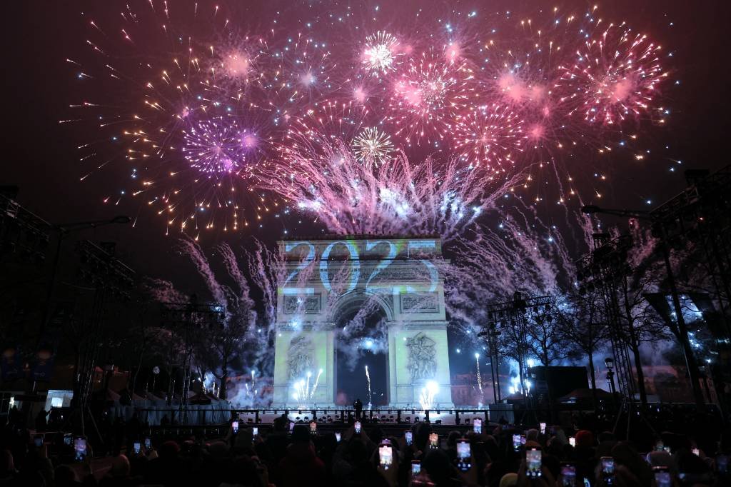 Dia 1 de janeiro é feriado? Veja quais serão as folgas de 2025 e em que dia elas caem