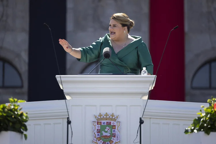 Jenniffer González em seu discurso de posse promete igualdade e melhores oportunidades para Porto Rico (AFP)