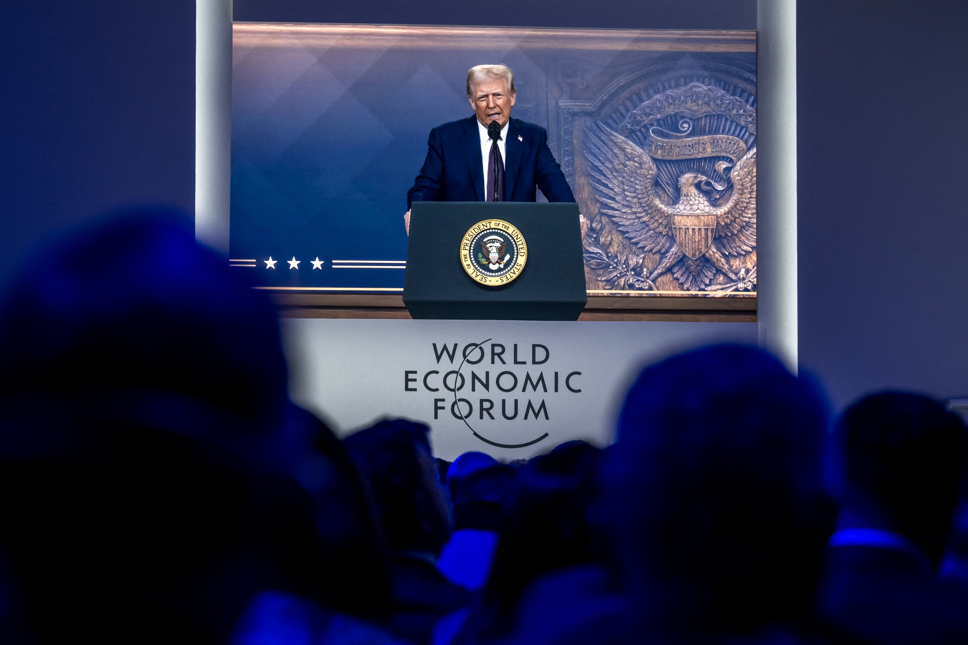 Críticas à UE, elogios à China, energia e geopolítica: o que Trump falou em Davos