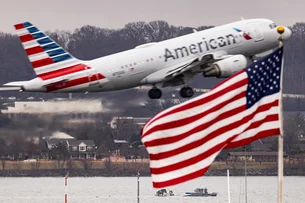 Menor demanda doméstica: julho 'difícil' derruba as ações da American Airlines