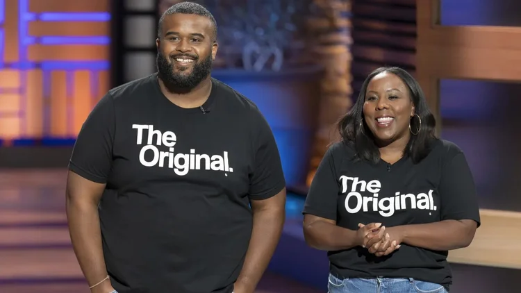 Kenny e Ashley Green da Kaans Designs no “Shark Tank” da ABC (Disney/Christopher Willard)