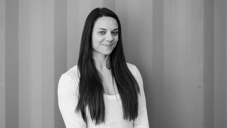Tess Waresmith, 36, é a fundadora da Wealth with Tess (Wealth with Tess)