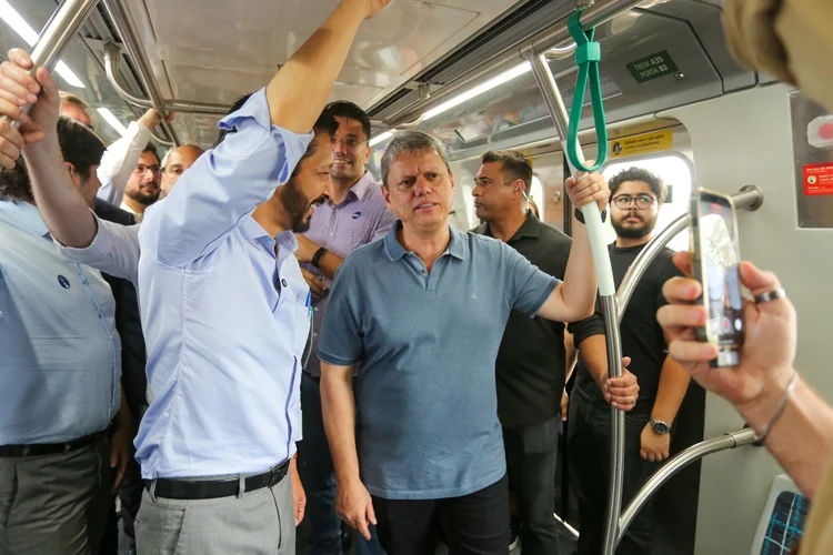 Prefeito Ricardo Nunes junto ao Governador Tarcísio de Freitas na inauguração da estação Varginha nesta segunda, 27 (Marcelo S. Camargo / Governo do Estado de SP)