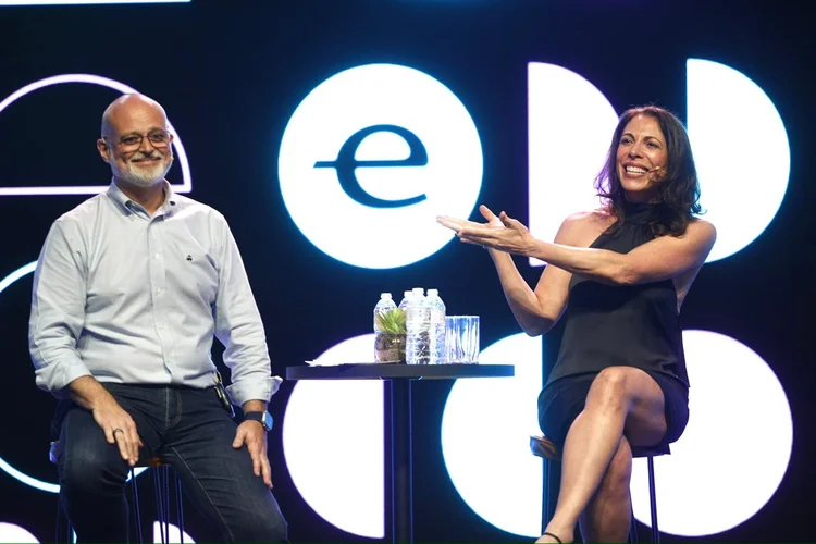 Anderson Thees, diretor-geral da Endeavor Brasil, e Linda Rottenberg, cofundadora e presidente global da Endeavor (Beto Lima/Divulgação)