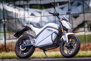 Motos elétricas entre 11 e 20 mil reais: conheça 5 opções no Brasil