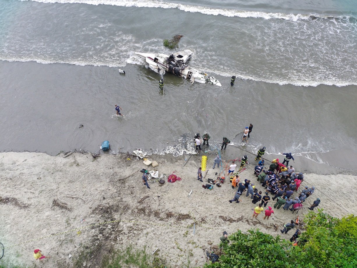 Avião queda ubatuba