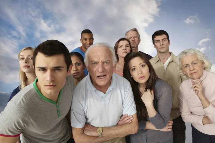 Nossos familiares têm com a empresa onde trabalhamos um contrato psicológico. De forma sutil e implícita, é como se trabalhassem na mesma empresa onde trabalhamos. (Connect Images/Getty Images)