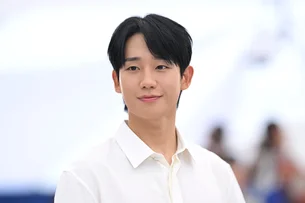 Jung Hae-in faz tapioca, distribui presentes e conquista dorameiras em evento bombado em SP