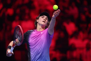 Imagem referente à matéria: João Fonseca derrota argentino e avança no quali do Australian Open com mais dois brasileiros