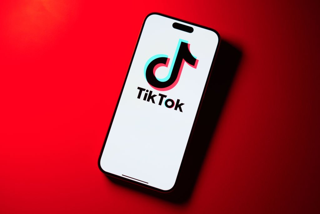 TikTok Shop deve chegar ao Brasil em abril