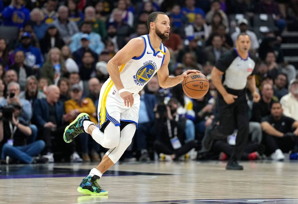 Stephen Curry supera LeBron James e se torna líder em vendas da NBA no Brasil; veja ranking