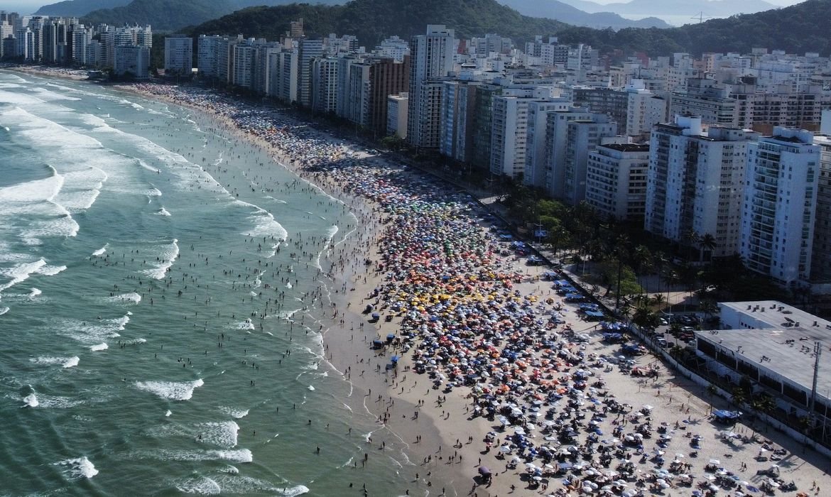 O que é laudêmio e como ele afeta a negociação de imóveis em áreas costeiras